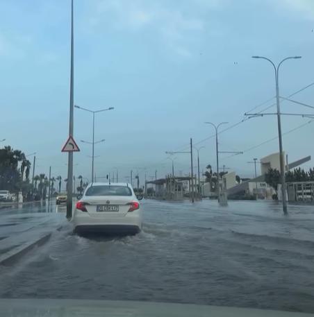 İzmir’de deniz taştı