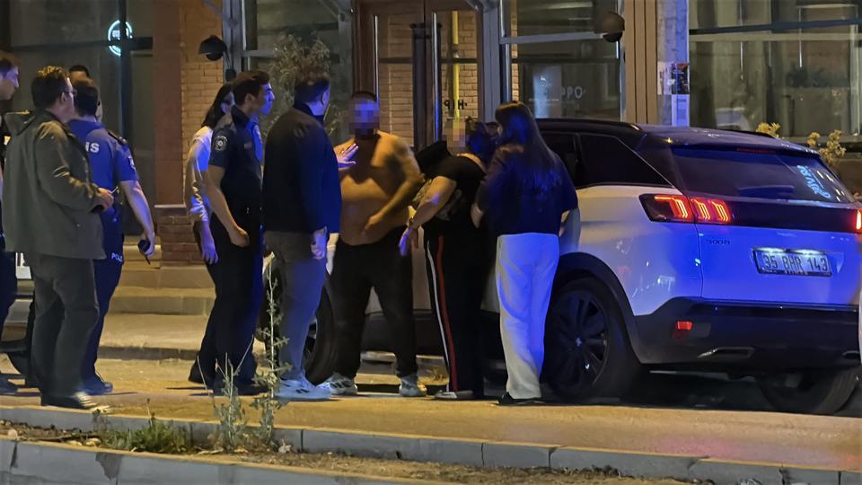 TUVALET SIRASI YÜZÜNDEN KAVGA EDEN ŞAHIS ORTALIĞI BİRBİRİNE KATTI