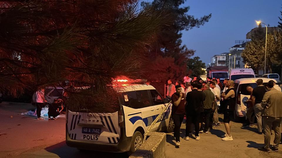 Önce karısını öldürdü, ardından kendini