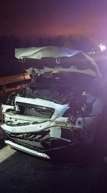 Tıra çarpan otomobil hurdaya döndü: 1 yaralı