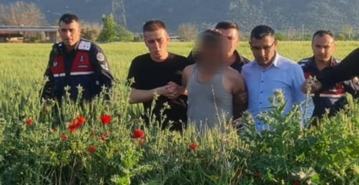 OTLUK ALANDA GİZLENEN HIRSIZLIK ŞÜPHELİSİ JANDARMAYA TAKILDI