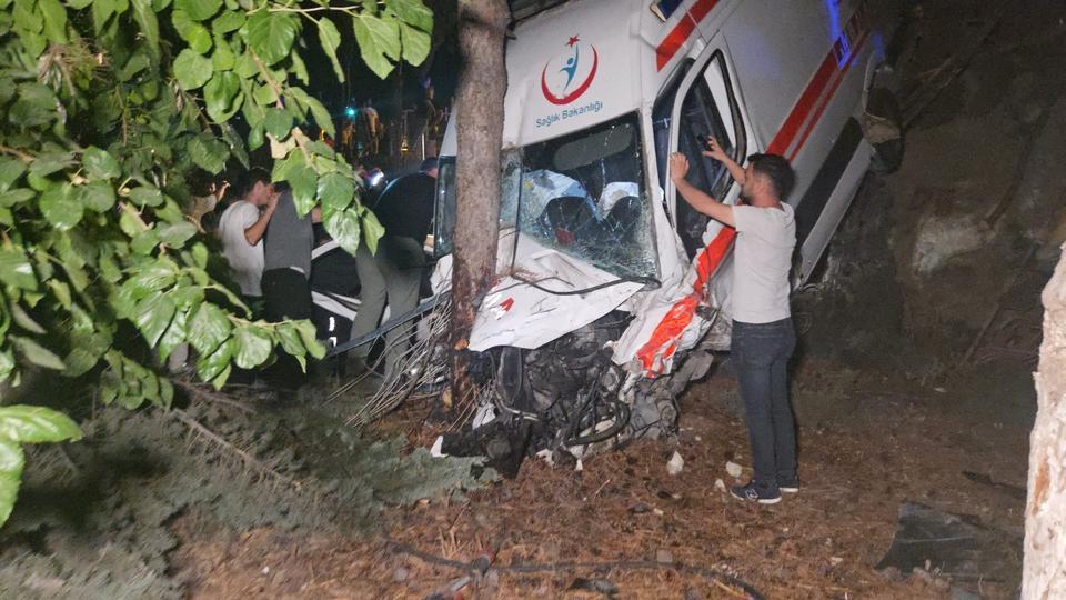 Ambulansın karıştığı kazadan acı haber
