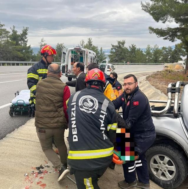 Yoldan çıkan araç ağaca çarptı; 1 ölü, 1 yaralı