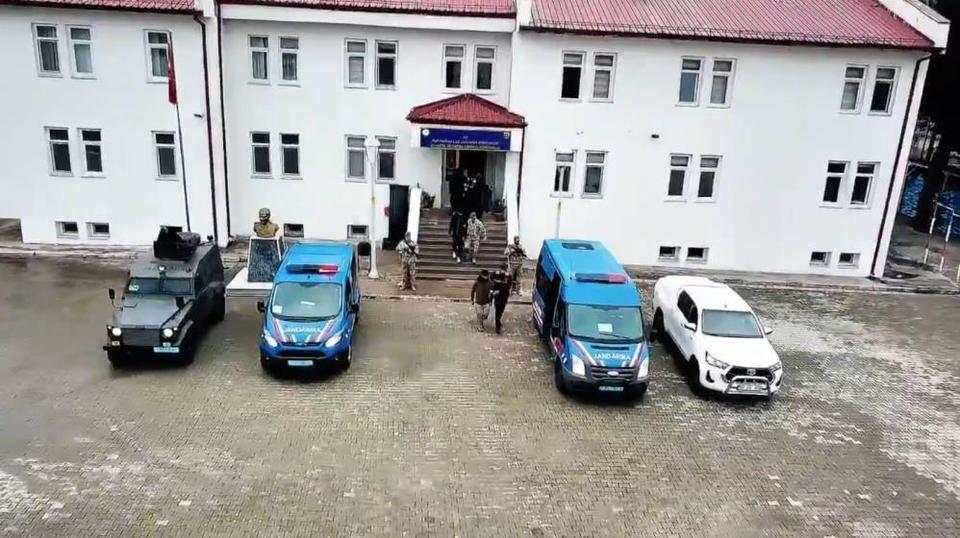 10 kaçak göçmen yakalandı