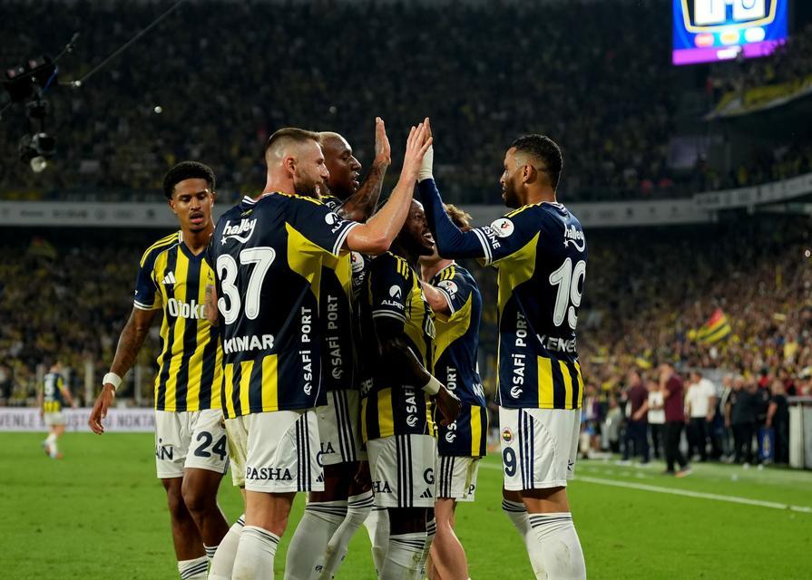 Fenerbahçe, Trabzonspor'u üst üste 4. maçta yendi