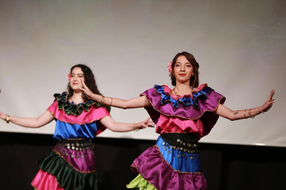 Aydın’da “Anka Anadolu Halk Dansları Gecesi” düzenlendi