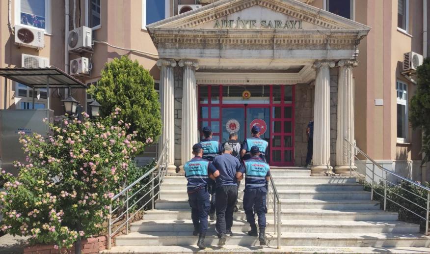 Didim'de 16 düzensiz göçmen yakalandı, 2 organizatör tutuklandı