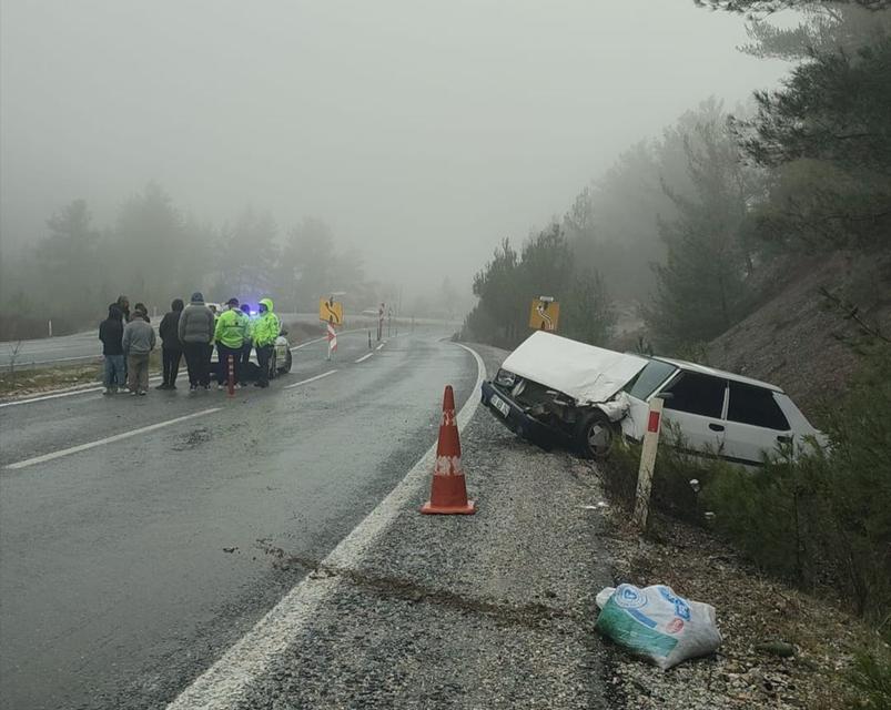 Muğla yolunda Tofaş kağıt gibi savruldu