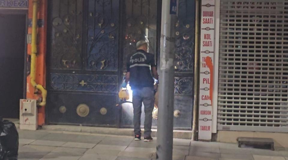 Evde çıkan tartışma silahlı ve bıçaklı kavgaya dönüştü