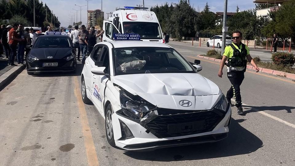 14 yaşında sürücü kaza yaptı: 4 yaralı