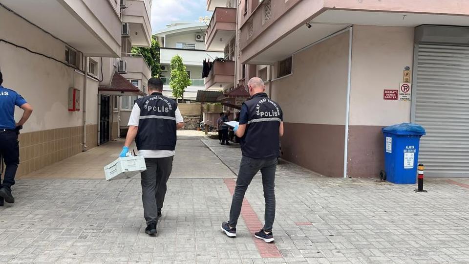Balkondan düşen yaşlı kadın hayatını kaybetti