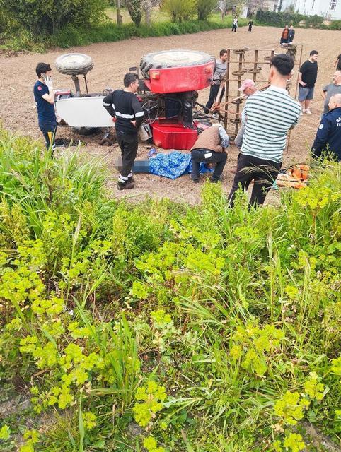 Devrilen traktörün altında kalan kişi hayatını kaybetti