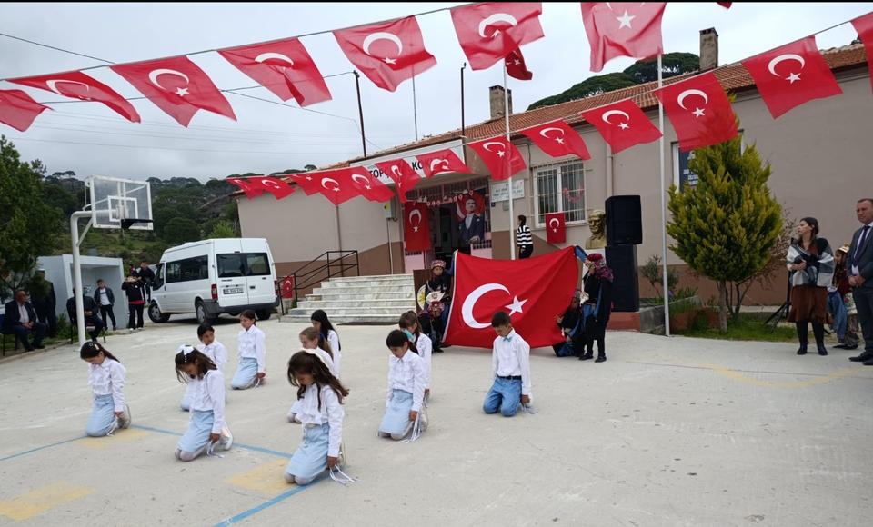 Çine kırsalında 23 Nisan coşkusu: Minikler bayramı renklendirdi