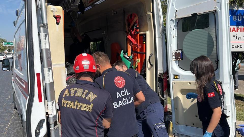 Aydın'da otomobil takla attı: 2 kişi yaralandı