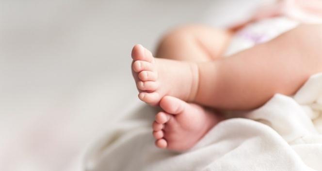 20 günlük bebek babasının kullandığı minibüsün altında ezilerek can verdi