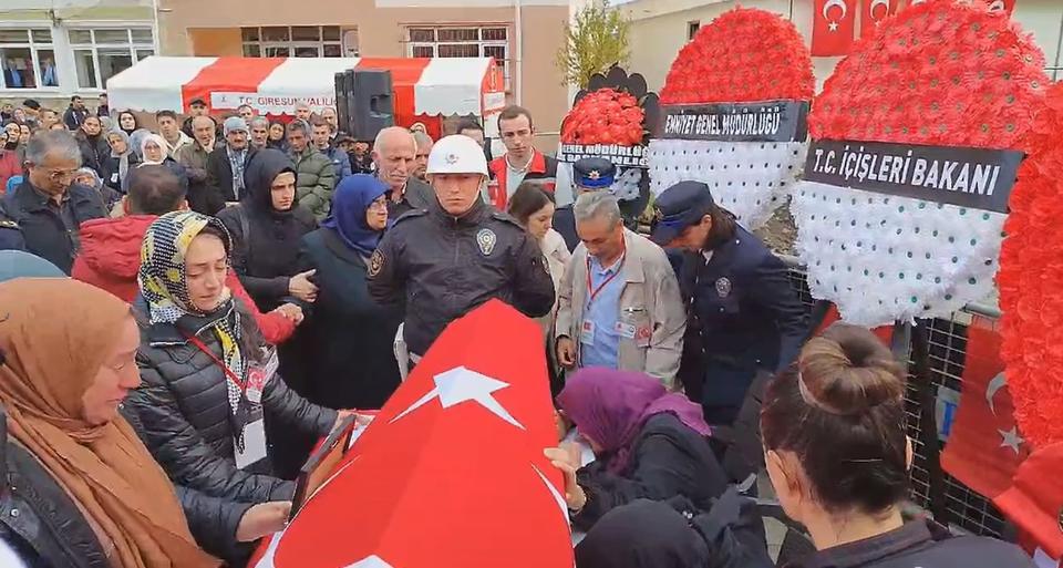 TRAFİK KAZASINDA ŞEHİT OLAN POLİS MEMURU SON YOLCULUĞUNA UĞURLANDI