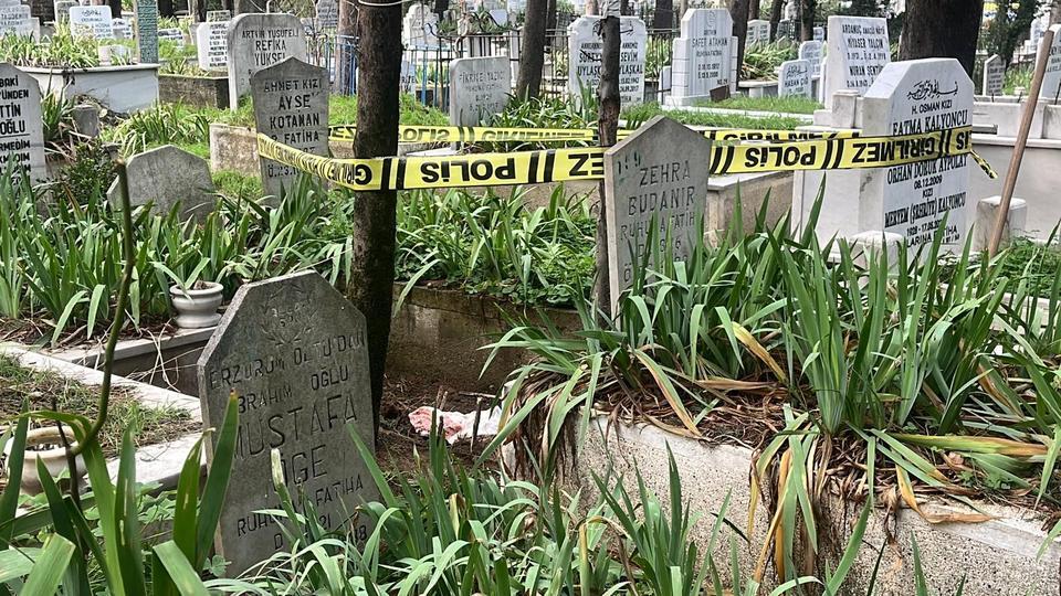 Ürpertici olay : İzinsiz defnedilen bebek harekete geçirdi