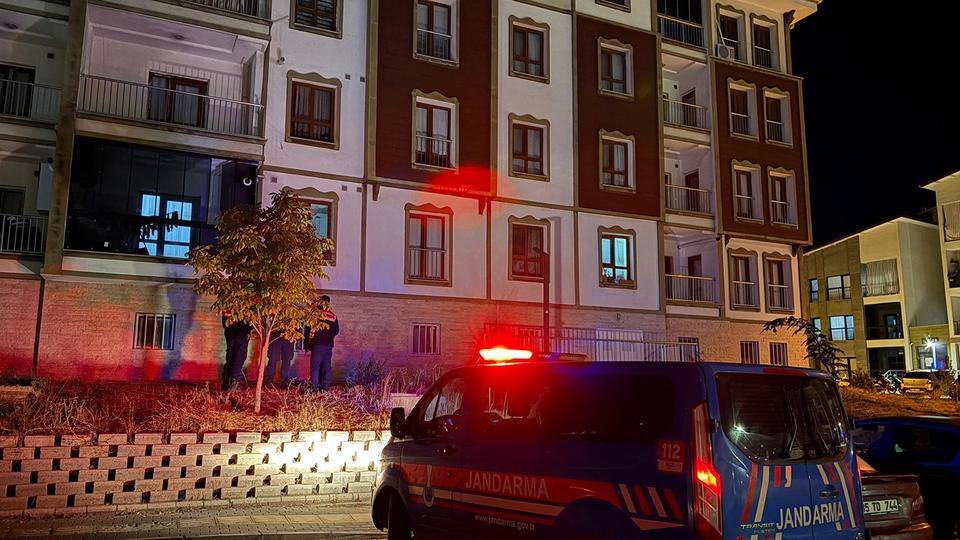 17 yaşındaki kız 3. kattan yere düştü