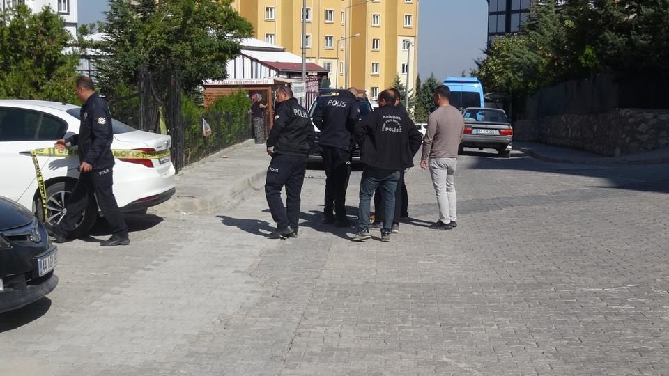 MALATYA'DA EŞİNİ BIÇAKLAYARAK ÖLDÜREN ŞAHIS İNTİHARA KALKIŞTI