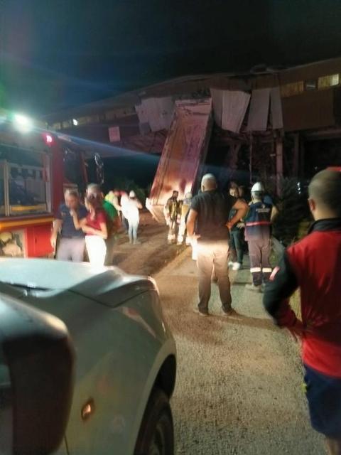 Damperi açılan kamyon kömür bandına çarptı: 5 yaralı