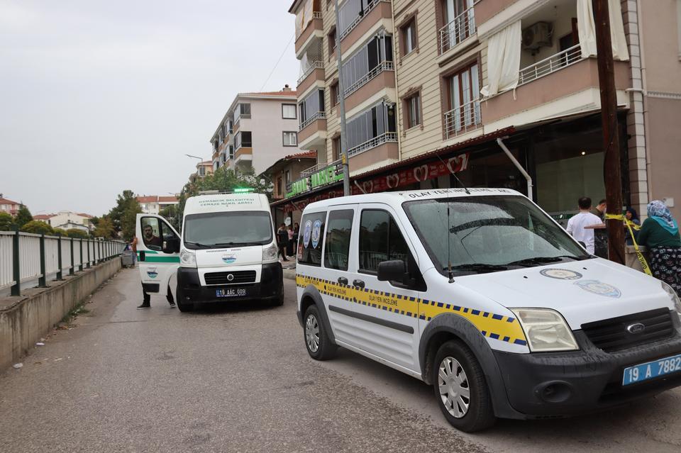 ÇORUM'DA KADIN CİNAYETİ: ESKİ EŞİNİ SİLAHLA ÖLDÜRÜP İNTİHAR ETTİ