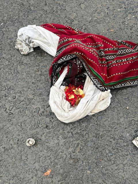 ESENYURT'TA ÇÖPTEN SERVET ÇIKTI: 1 MİLYON 200 BİN TL'LİK ALTIN SAHİBİNE TESLİM EDİLDİ