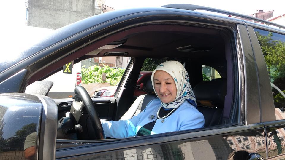BU ARAÇ YOLDA GÖRENİ ŞAŞIRTIYOR: 06 RTE 06 GİRESUN'DA