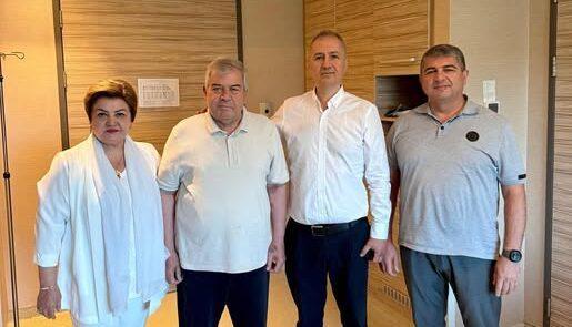 Sabir Rüstemhanlı’dan Prof. Dr. Lütfi Tunç’a övgü dolu sözler
