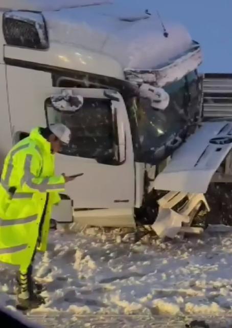 Kar yağışı ilk günden kaza getirdi: 1 ölü, 5 yaralı