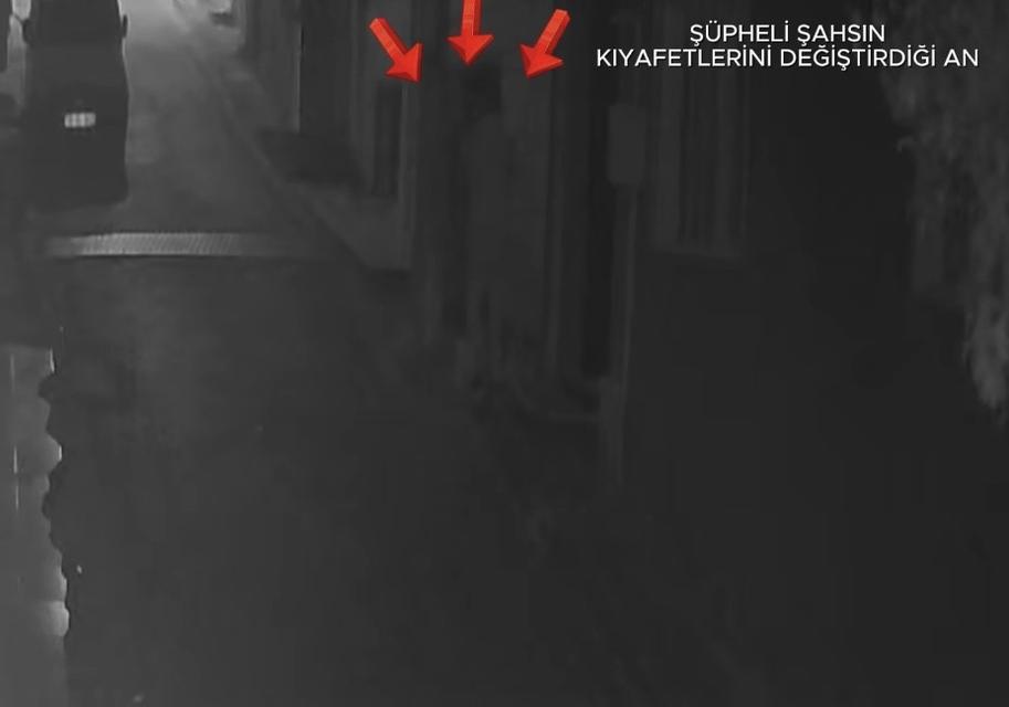 HIRSIZLIK YAPTIKTAN SONRA KIYAFETLERİNİ DEĞİŞTİRDİ, YAKAYI ELE VERDİ