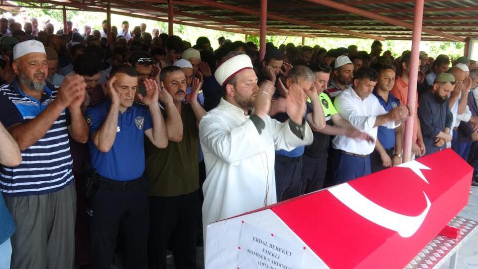 Emekli komiser kazada hayatını kaybetti