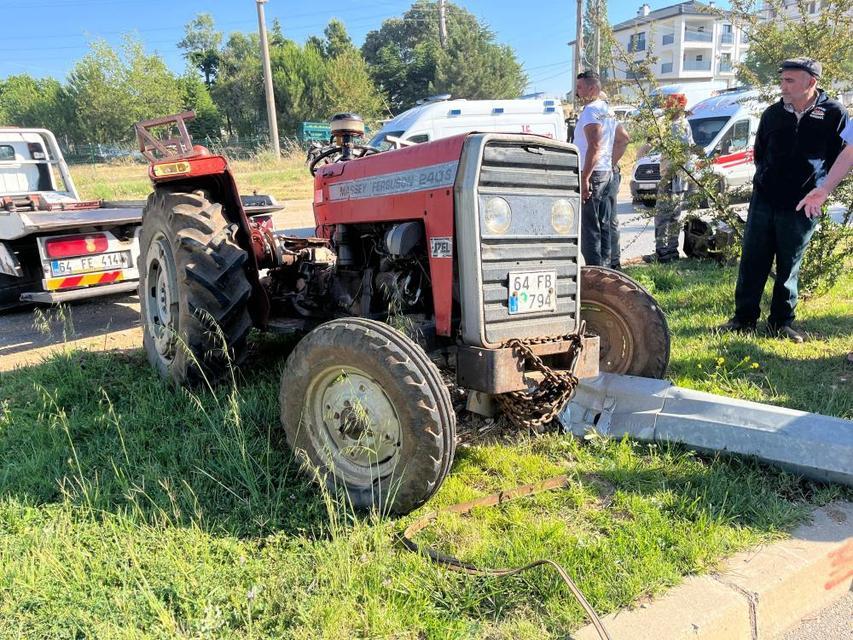 Traktöre arkadan çarptı! 3 araçlık kazada 4 yaralı