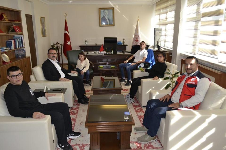 Sultanhisar Kaymakamı Ateş, özel çocukları makamında ağırladı