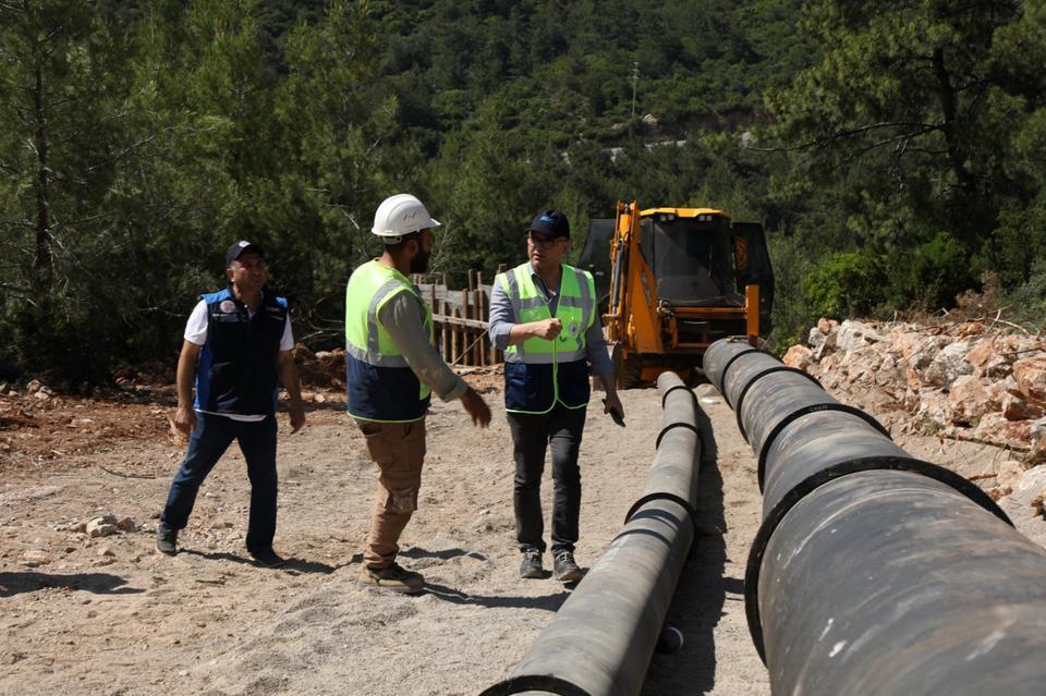 Arızalı su isale hatlarının 3 bin 200 metresi yenilendi