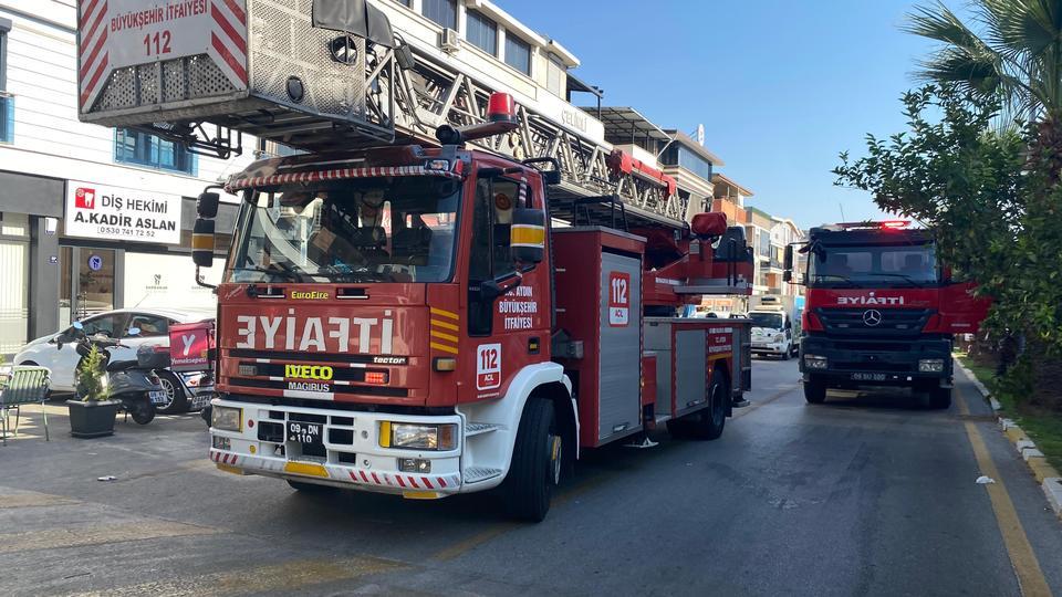 İŞ YERİNİN MUTFAĞINDAKİ YANGIN PANİKLETTİ
