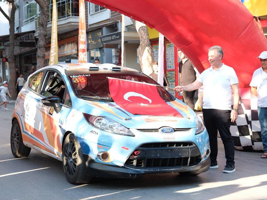 Buharkent'te yarış, 'seremonik start' ile başladı