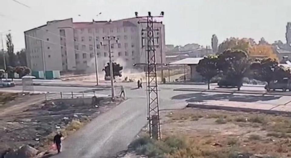 Otomobil ile motosiklet çarpıştı: 3 yaralı
