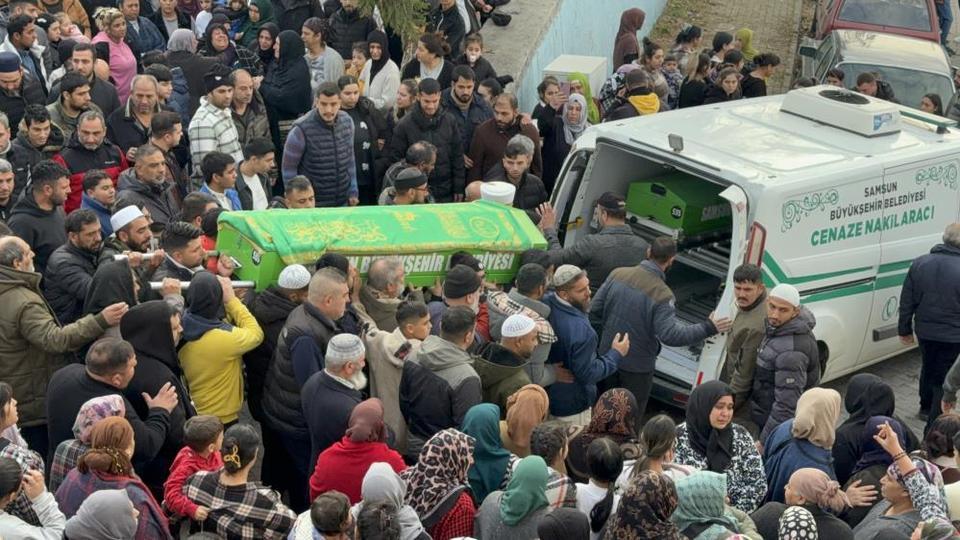 4 çocuk babası pazarcı aracında boğazı kesilerek öldürüldü