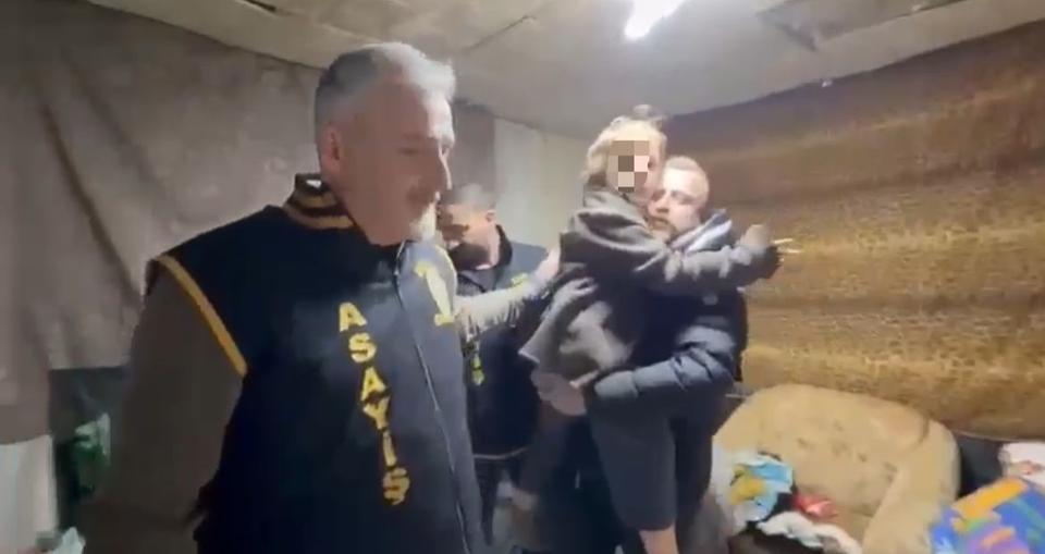 Alman anneden kaçırılan çocuk 7 yıl sonra harabe evde böyle bulundu