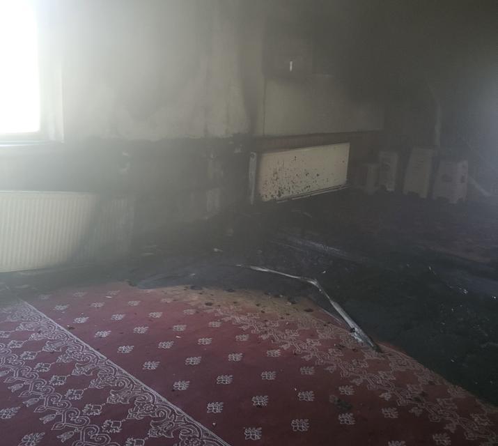 Cami yangını ekipler tarafından söndürüldü
