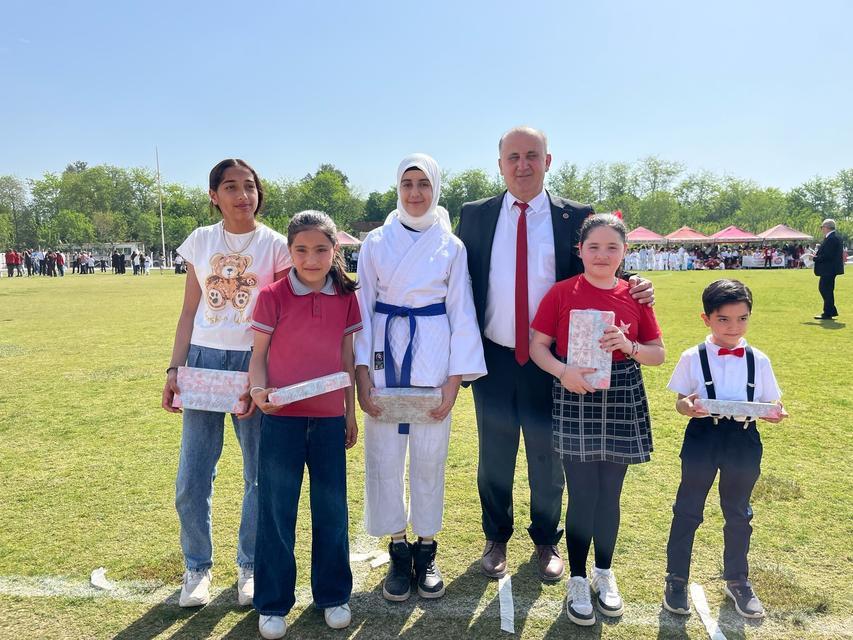 İNCİRLİOVA'DA 23 NİSAN COŞKUYLA KUTLANDI