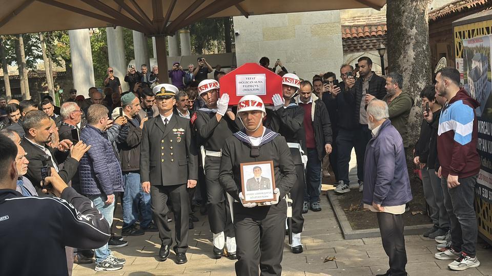 Nöbette kalp krizi sonucu hayatını kaybeden uzman çavuş toprağa verildi