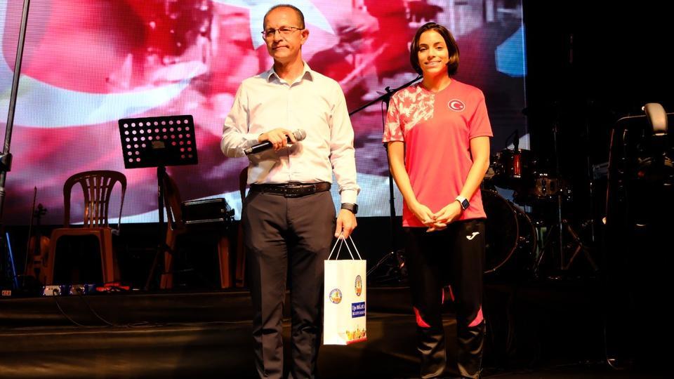 KUYUCAK'TA KURTULUŞ COŞKUSU KONSERLERLE TAÇLANDI
