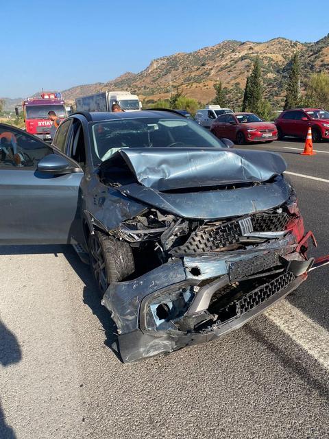 Aydın'da trafik kazasında 2 araç pert oldu