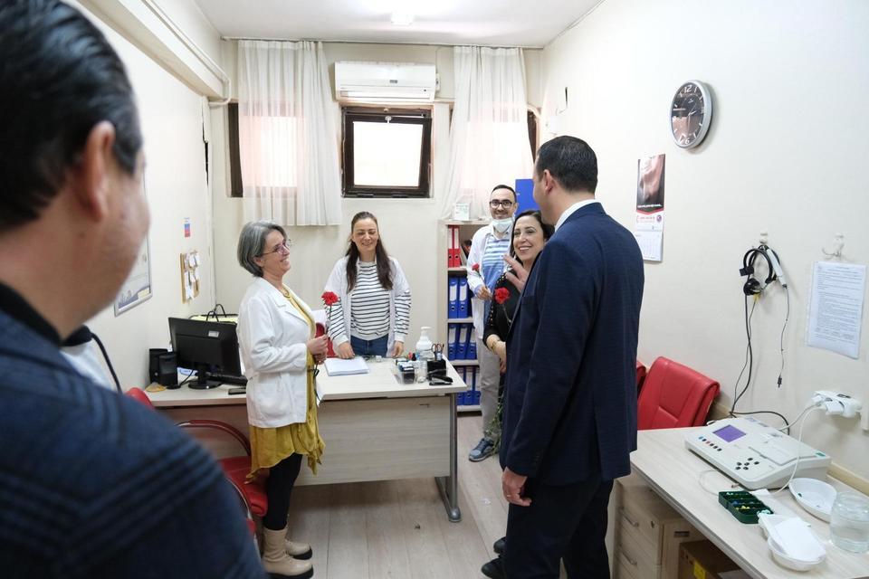 EFELER BELEDİYE BAŞKAN ADAYI PEHLİVAN, GÜNÜNÜ SAĞLIK ÇALIŞANLARINA AYIRDI