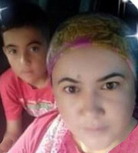 AİLEYİ KATLEDEN CANİ, GASP ETTİĞİ BİLEZİKLE BORÇ ÖDEMİŞ MERSİN'DE YANARAK ÖLMÜŞ HALDE BULUNAN 3 KİŞİLİK AİLENİN CİNAYETE KURBAN GİTTİĞİ ORTAYA ÇIKARKEN, YAKALANIP TUTUKLANAN ŞÜPHELİNİN GASP ETTİĞİ BİLEZİKLERDEN YAKLAŞIK 160 BİN TL EDEN BİRİYLE BORÇ ÖDEDİĞİ ORTAYA ÇIKTI HABERLERDE CİNAYETİ ÖĞRENEN BİR KİŞİ, KATİLİN KENDİSİNE MAKTULE AİT OLABİLECEĞİNİ DÜŞÜNDÜĞÜ BİLEZİĞİ GETİRİP BORCUNA KARŞILIK VERDİĞİNİ BELİRTEREK, JANDARMAYA TESLİM ETTİ