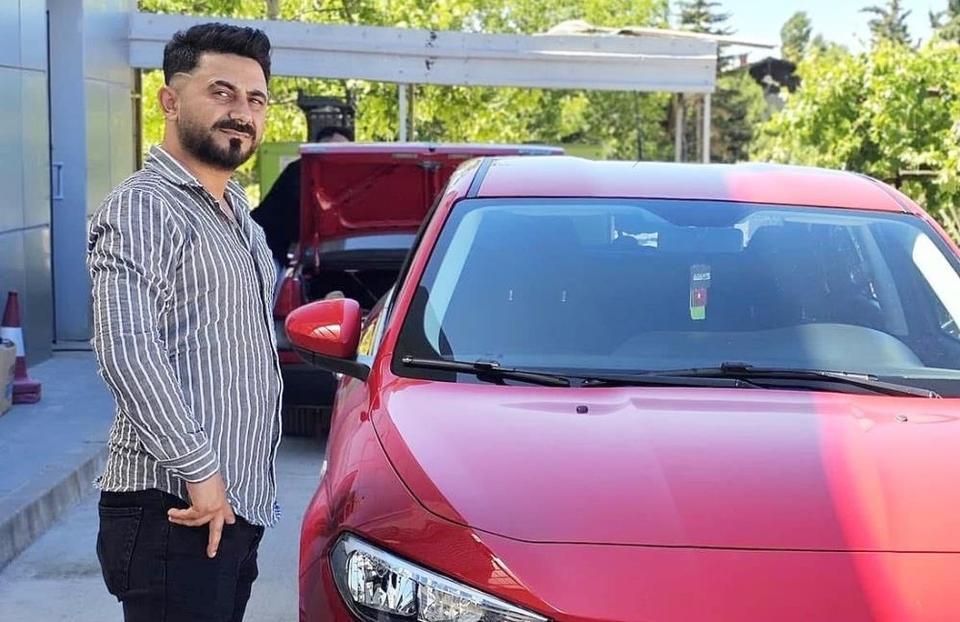 Feci kazada biri araba almaya giderken, biri üniversiteye giderken can verdi