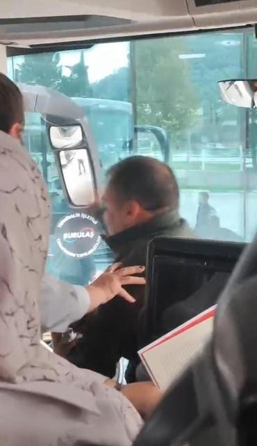 Otobüste yumruklu kavga