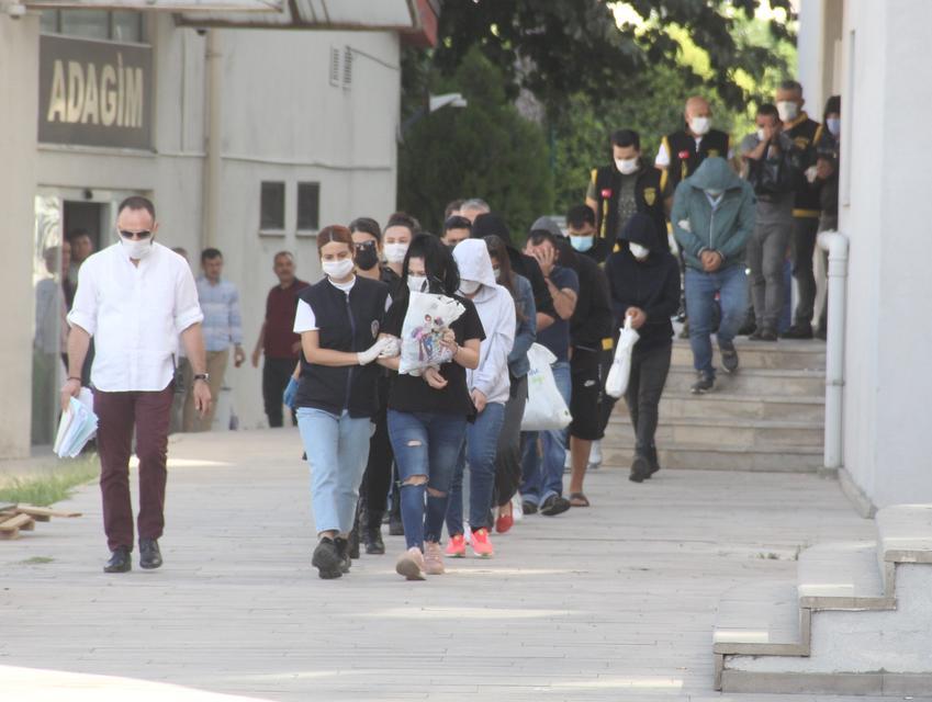 SWİNGER OPERASYONUNDA 30 SANIĞA 2 YIL 6 HAPİS CEZASI VERİLDİ