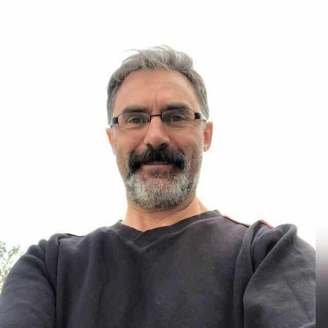 AĞAÇTAN DÜŞEN ÖĞRETMEN HAYATINI KAYBETTİ
